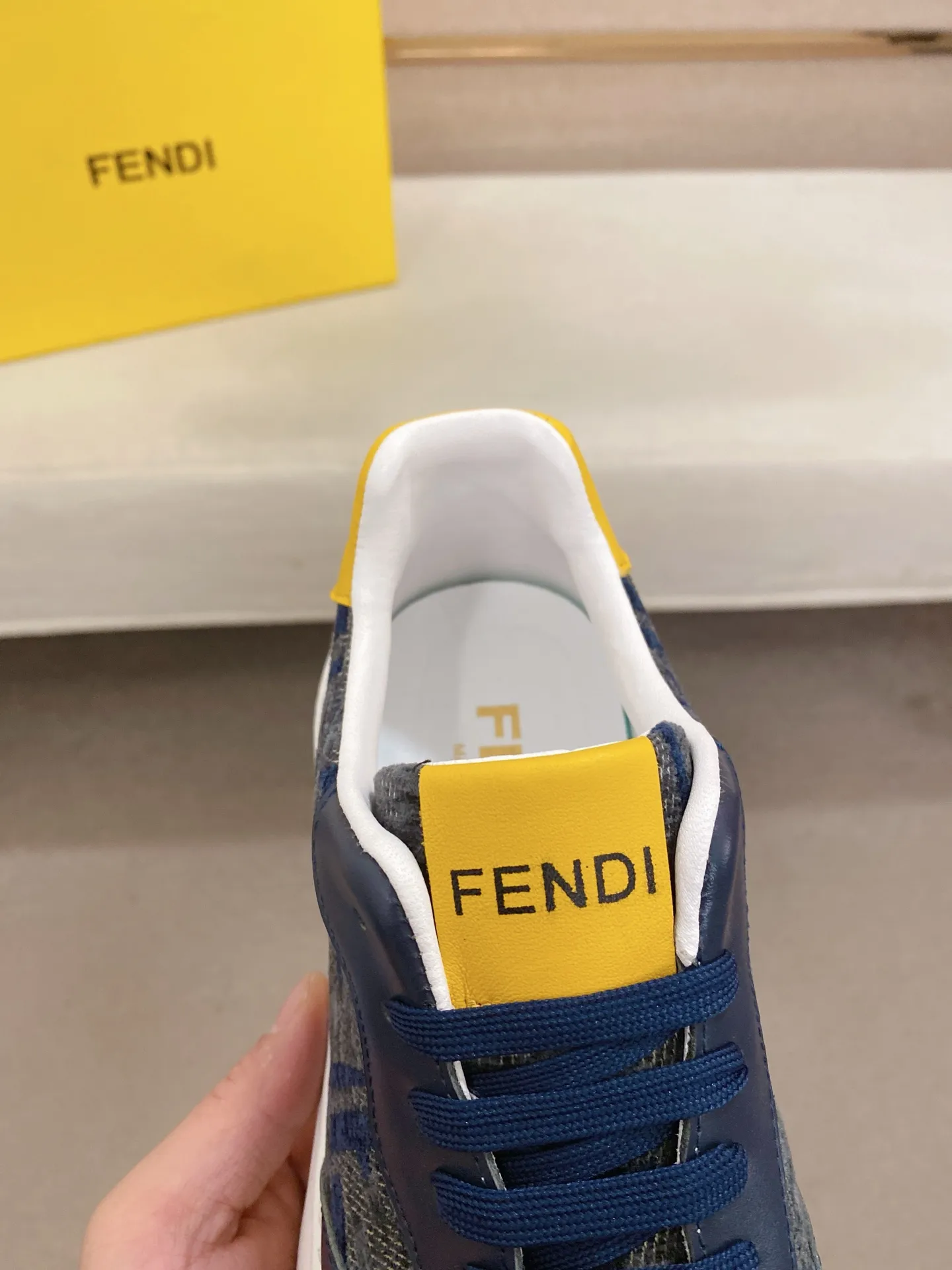 Men's shoes 💰 462💰 (fendi) New style 👊🏻 upper 🇮🇹 imported cowhide fabric 🇩🇪 lining imported sheepskin lining. The original outsole is molded to highlight the identity of every man, and the upper foot is elegant and stable🚶🏻🚶🏻The high-end custom counters reproduce the original version📯No matter the wind or rain, the shoe last remains unchanged and can withstand the verification of time🔍️,🔵 Size: 38-44